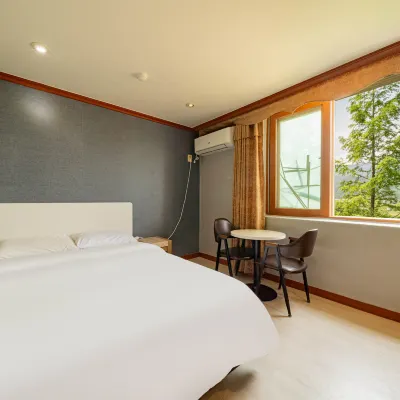 Sokcho Sumisan Hotels near Sinheungsa Temple