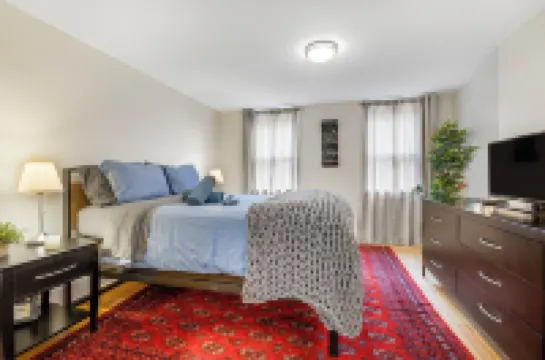 Spacious Apartment Steps From NYC, Free Parking