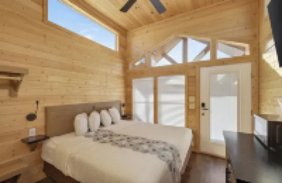 Luxury Tiny Homes - Deluxe King Room