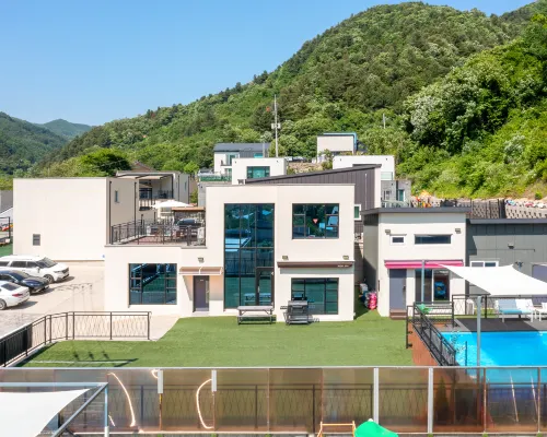 Gapyeong 204Kids Poolvilla Hotels near Daewonsa