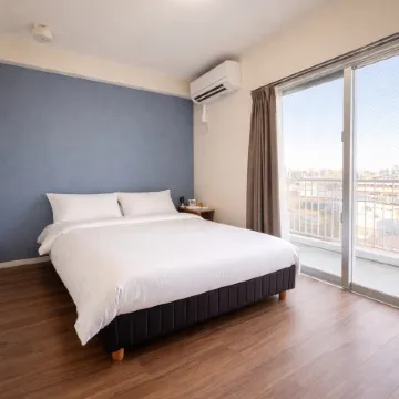 Condominium Golf Golf Tsuboya Отели рядом с достопримечательностью «Замок Сури»