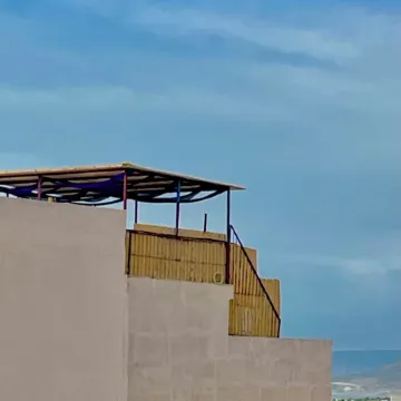 tayri surf house