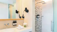 NH Collection Airport T2 Hotels in 