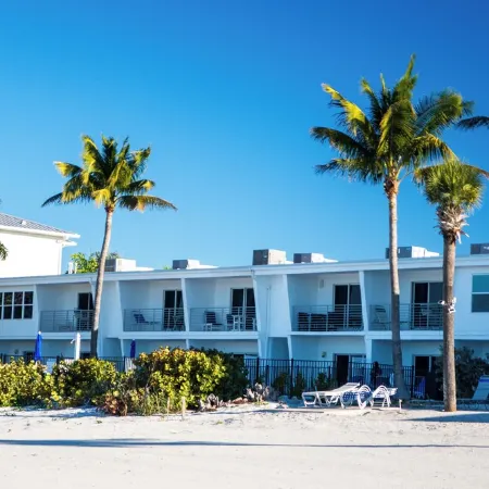 Charming 1-bedroom, beachfront condo in marvelous Longboat Key