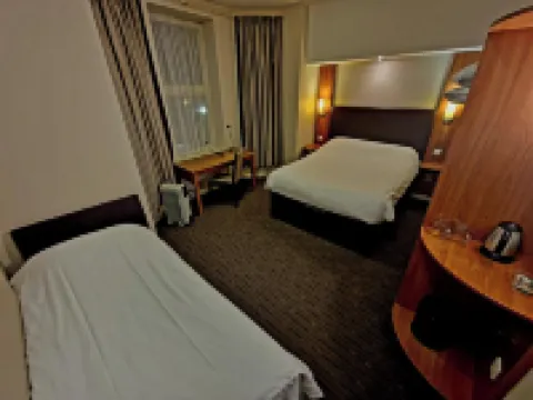 ชาร์เตอร์ โรงแรม บอร์นมัธ โรงแรมใน