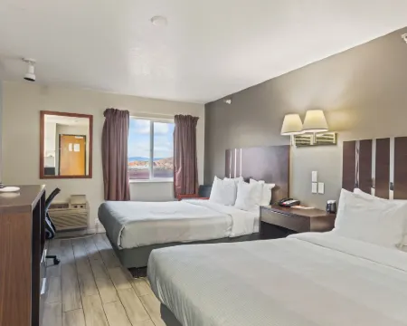 Quality Inn & Suites Salina National Forest Area Hotels in Salina