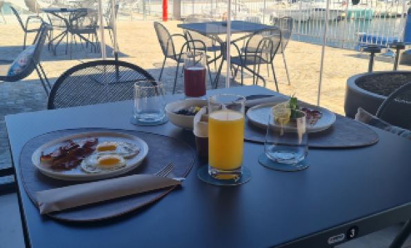 Lago Dorato Marina Lodge - Lakefront