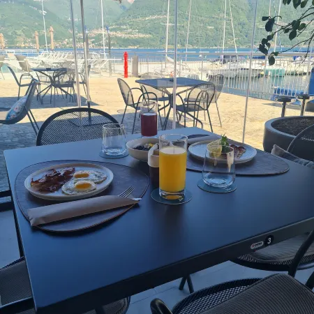 Lago Dorato Marina Lodge - Lakefront