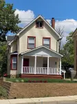 Beautiful Walnut Home 4bed/bathrooms with Private Parking