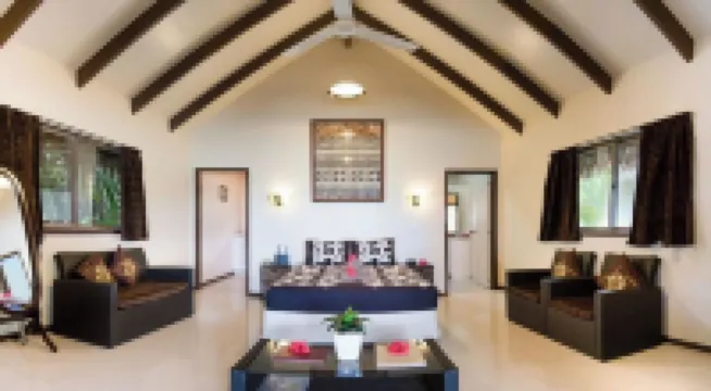 Muri Shores Hotels in 