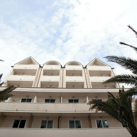 Altamarea Residence & Family Hotel