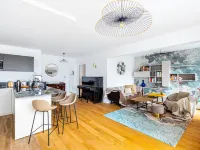 GuestReady - Apt. chic et fonctionnel avec balcon Hotels in Suresnes