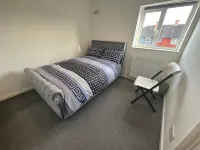 Cozy Guest Room in Leicester with Shared Facilities - 2 ดาว