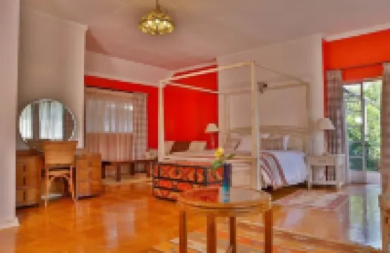 Zereniti House Hotels in 