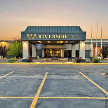 Riverside Hotel