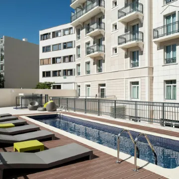 The Social Hub Paris La Défense Отели рядом со станцией La Defense Station