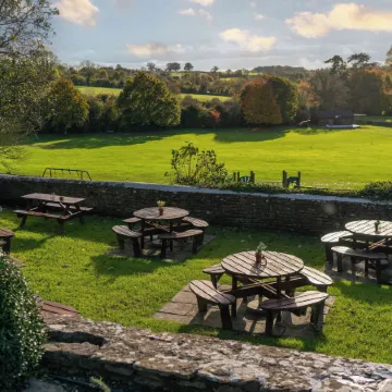 The George Inn & Plaine