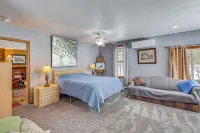 Group Friendly! Riverfront Waupaca Retreat w/ Yard - 3 estrellas