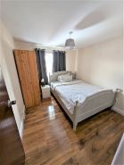 Large & Cozy 5-bed House in a Quiet Dagenham Area