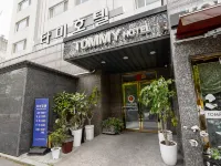 Jeonju Deokjin Tommy Отели рядом с достопримечательностью «Парк Токчин»