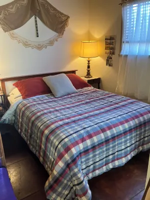 Artful, Rustic Backyard Cabin-Sustainable Ethic, Downtown 20 Min, 5-Star Shower