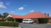 Emerald Explorers Inn