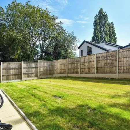 8 Bedroom House Sleeps 20 - Private Garden