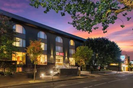Best Western Plus Travel Inn Hotel