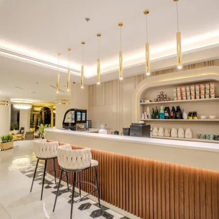 Grand Line Hotel