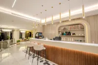 Grand Line Hotel