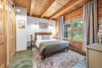 Private, Ocean View Cabin Next to Onp; Hot Tub/Game-Room