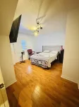 Luxury house 7 bdrms - near airport, sq 1, Private Backyard