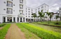 Hoian Sincerity Hotel & Spa Hotels near Jack's Cat Cafe