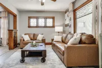 Explore Minneapolis! Pet-friendly Home w/ Sunroom - 2 étoiles