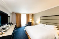 Hilton Princess San Pedro Sula - parking
