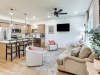 Near Trails & Town! Newly Built Mena Retreat فنادق في مينا