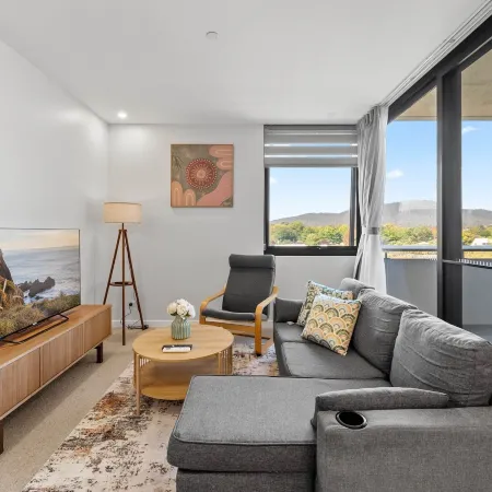 Stylish 2-bed Stay Near Canberra Centre