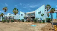 Sea Gypsy by Avantstay 1Br Coastal Condo + Shared Pool Short Walk to Beach + Mins to Port A - Homestays