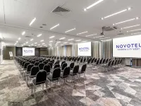 نوفوتيل كراكوف سيتي ويست Hotels near برونافيتسا