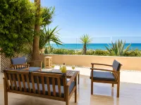 Marsa Cube House – Beachfront Living in La Marsa - Homestays