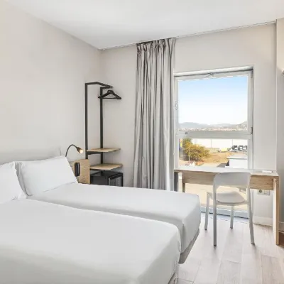 B&B Hotel Granada Hotels near Chana