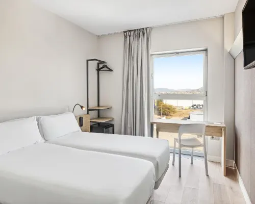 B&B Hotel Granada Hotels near Chana
