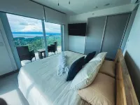 Luxurious Condo with Spectacular Ocean Views