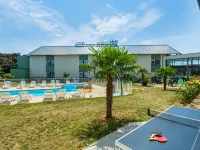 ibis Styles Bourges - piscina