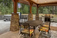 4BR Luxe Home Chefs Kit Hottub Firepit Gamerm - 4-Star