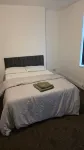 Charming Ground-Floor Guest Room in Central Leeds Hotels in 