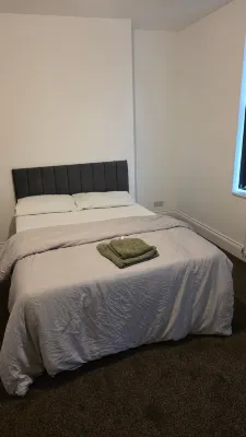 Charming Ground-Floor Guest Room in Central Leeds - 2-Star