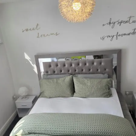 Luxury Stylish Charming City Apartment With Private Entrance in Wolverhampton