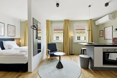 Premium Apartments with Air Conditioning - Doverys Yard - Balkon