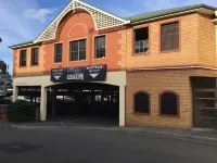 Mayfair Plaza Motel and Apartments Hotels in 
